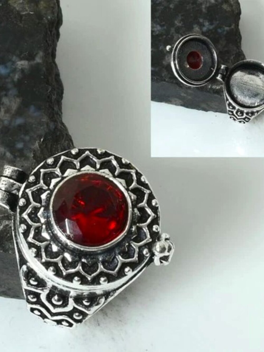 Gorgeous Poison Box Sterling Silver Garnet Gemstone Ring